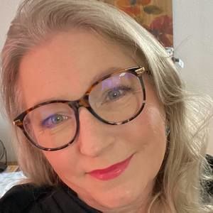 Meet your Posher, Gloria